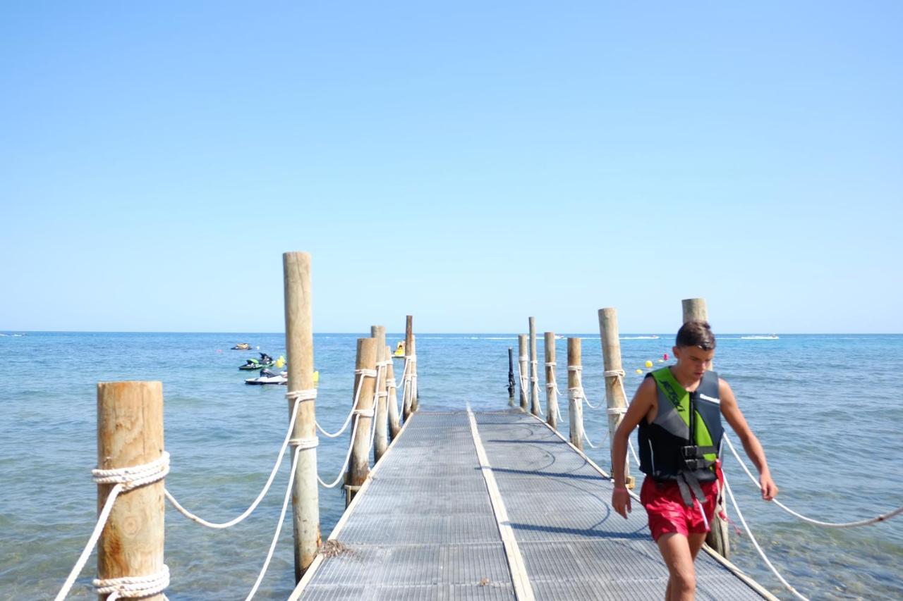 Playa Montroig Camping Resort エクステリア 写真